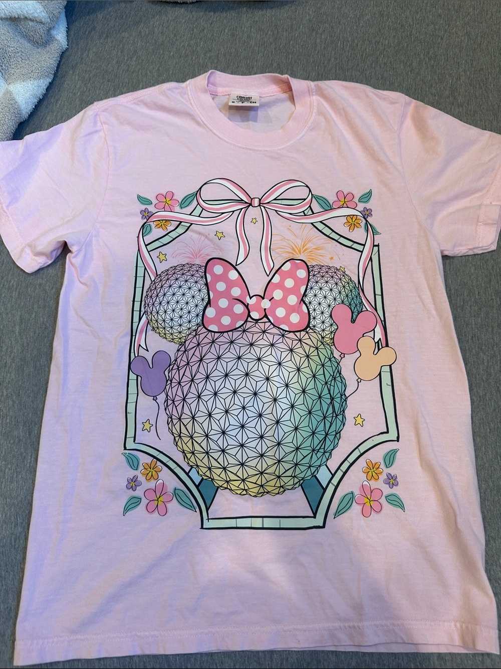 Epcot Floral T Shirt Size Small!